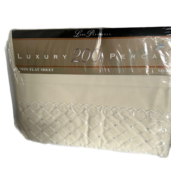 Vintage Lady Pepperell Sheet Luxury 200 Percale Embroidery Twin Flat NEW 1990s - Picture 1 of 8